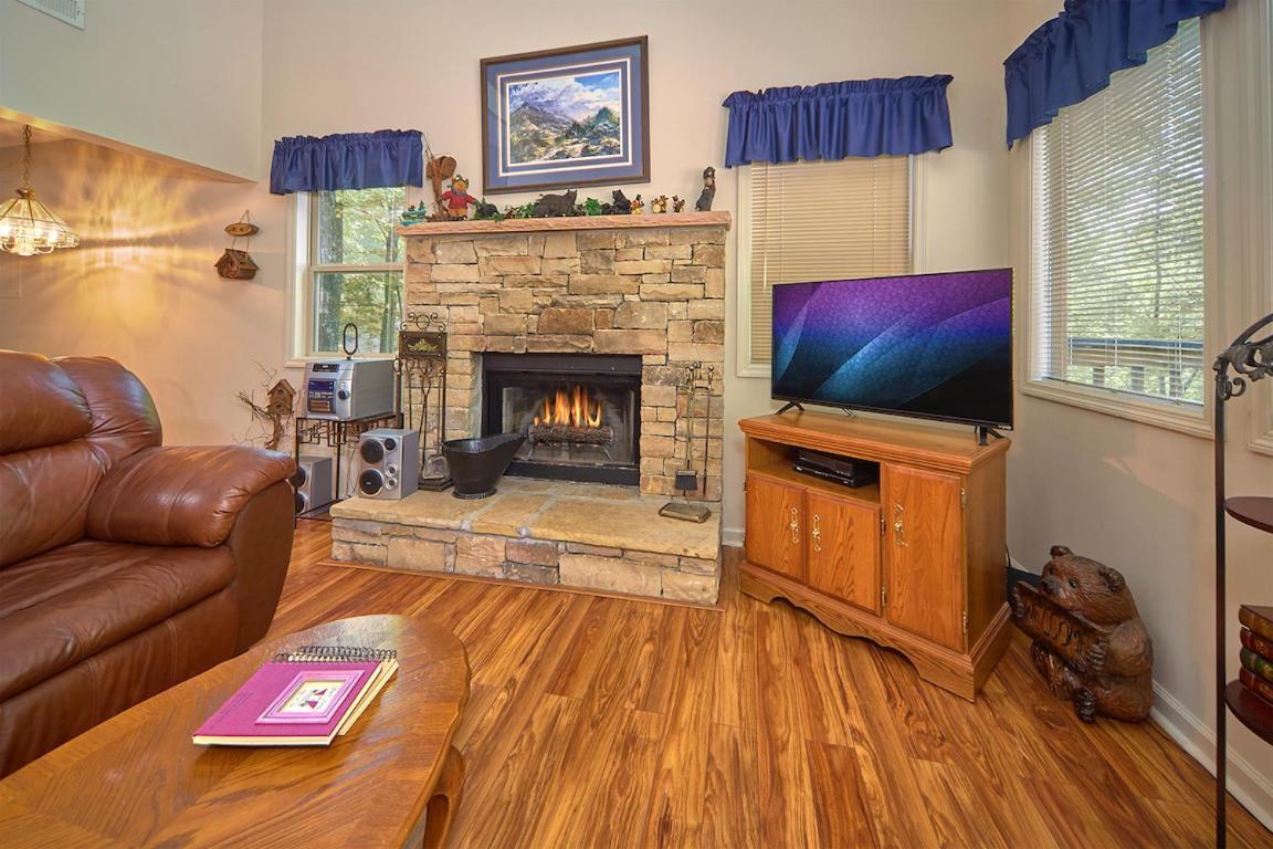 Mountain Hideaway Villa Gatlinburg Exterior photo